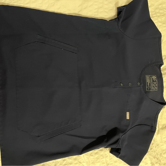 Figs limited edition Arura scrub top - Picture 3 of 5